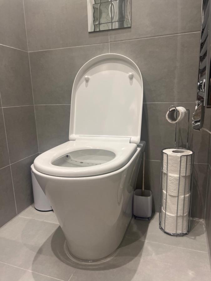 London Heathrow Airport Apartment Voyager House Terminal 12345 - Ev Electric And Parking Available Hillingdon Zewnętrze zdjęcie