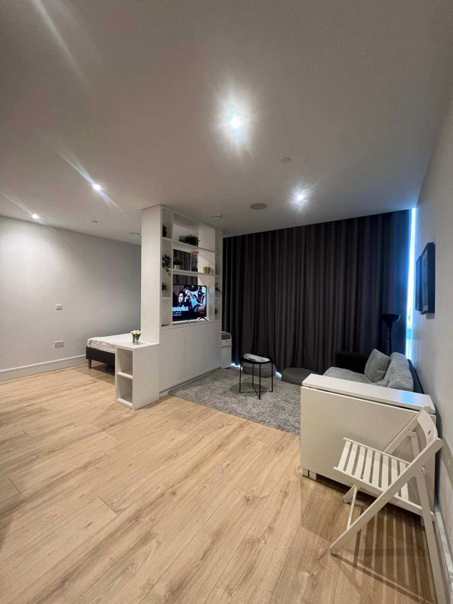 London Heathrow Airport Apartment Voyager House Terminal 12345 - Ev Electric And Parking Available Hillingdon Zewnętrze zdjęcie