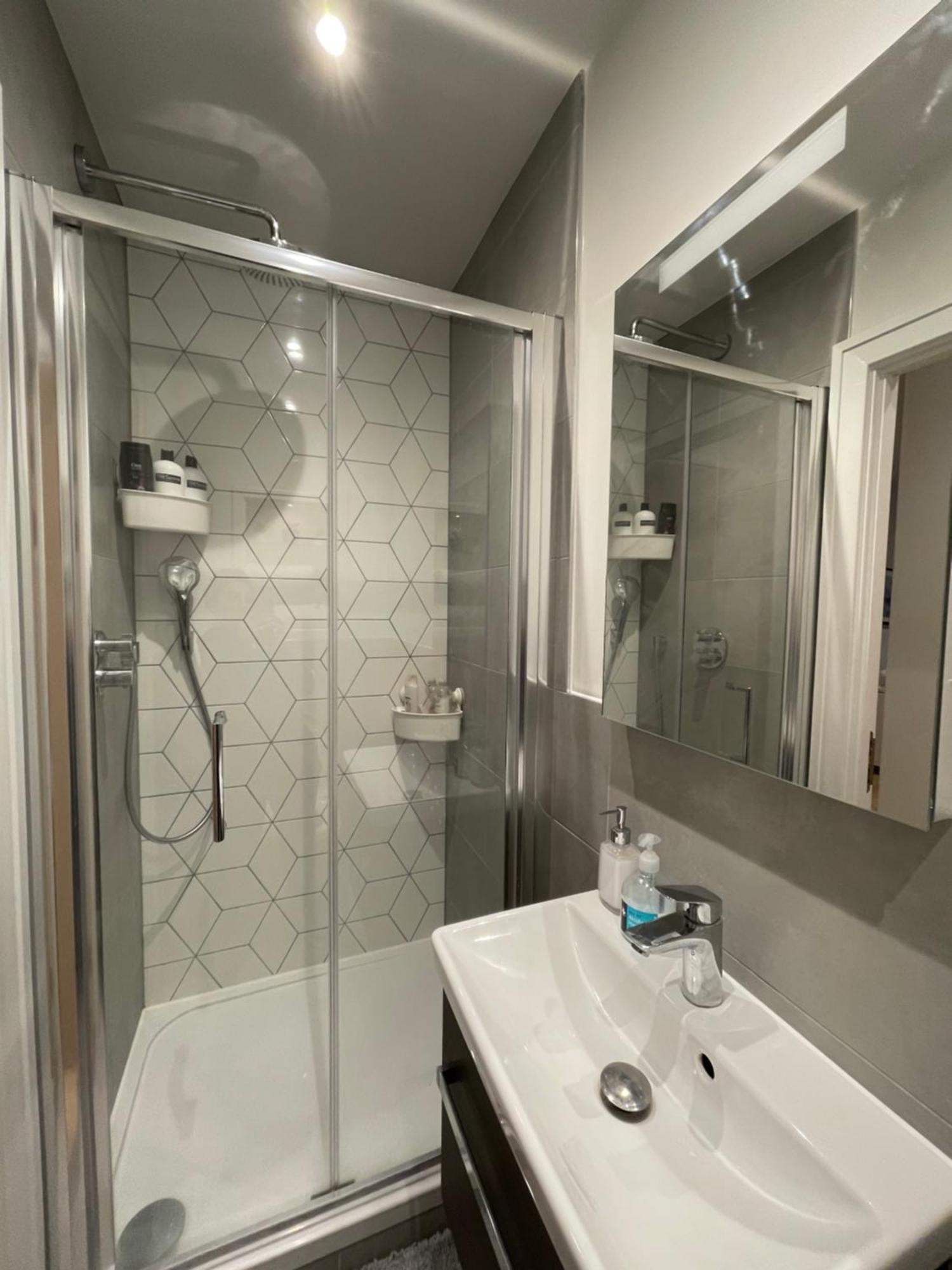 London Heathrow Airport Apartment Voyager House Terminal 12345 - Ev Electric And Parking Available Hillingdon Zewnętrze zdjęcie