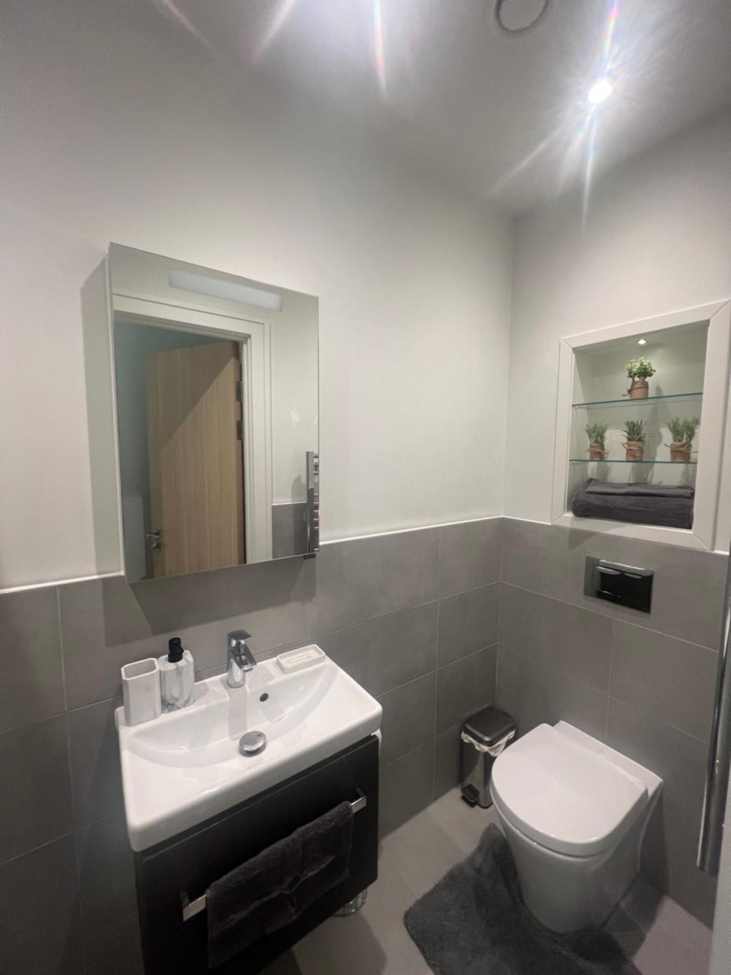London Heathrow Airport Apartment Voyager House Terminal 12345 - Ev Electric And Parking Available Hillingdon Zewnętrze zdjęcie